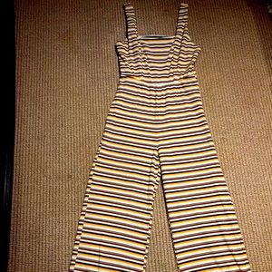 70’s vibin’ jumpsuit!